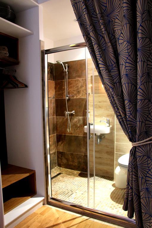 Private Room In A Parisian Homestay! - Close To It All! 객실 사진