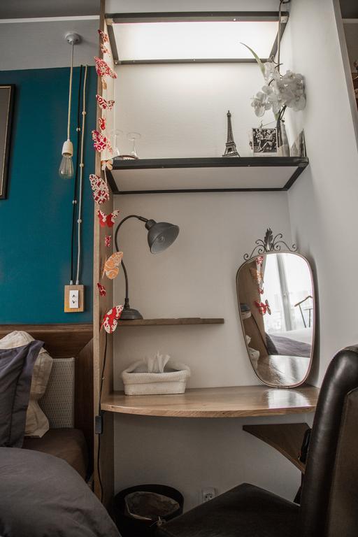 Private Room In A Parisian Homestay! - Close To It All! 외부 사진